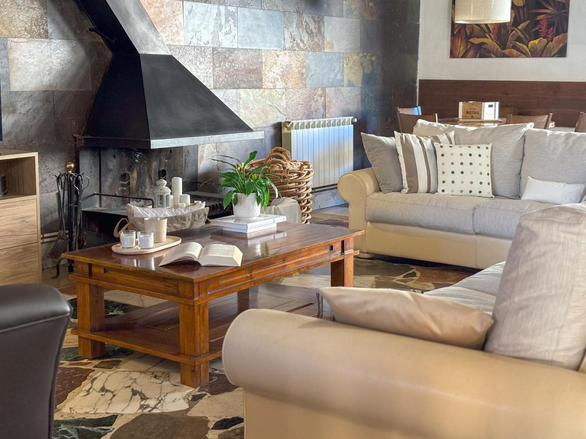 Hostal Cal Armengou Castellar De N'Hug Exterior foto