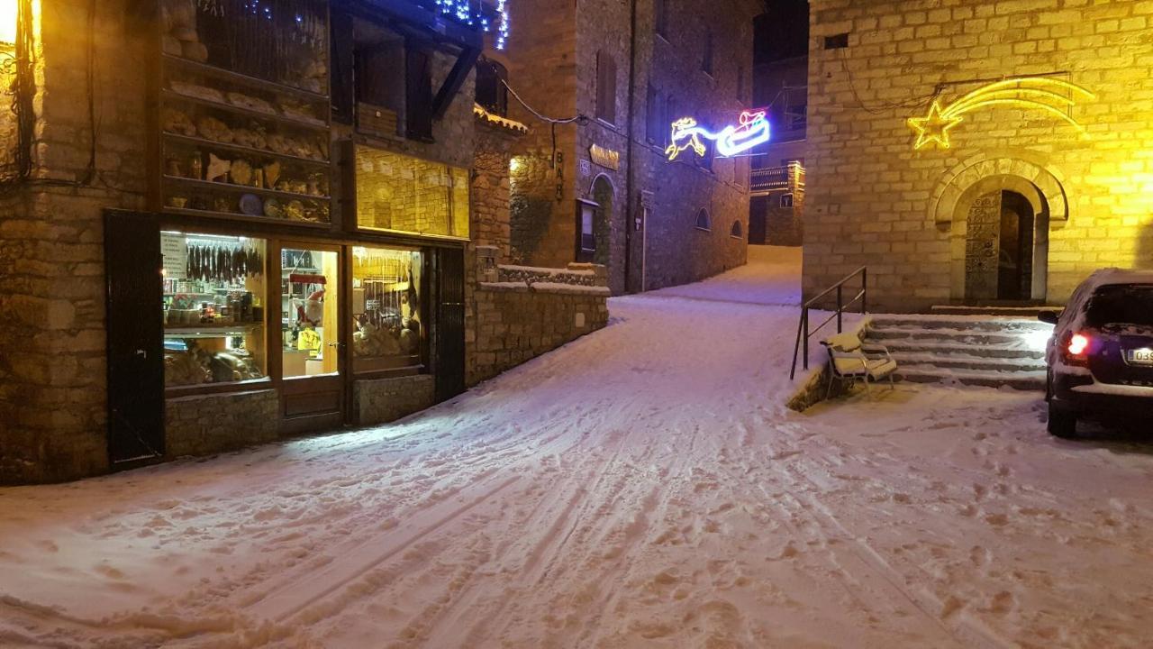Hostal Cal Armengou Castellar De N'Hug Exterior foto