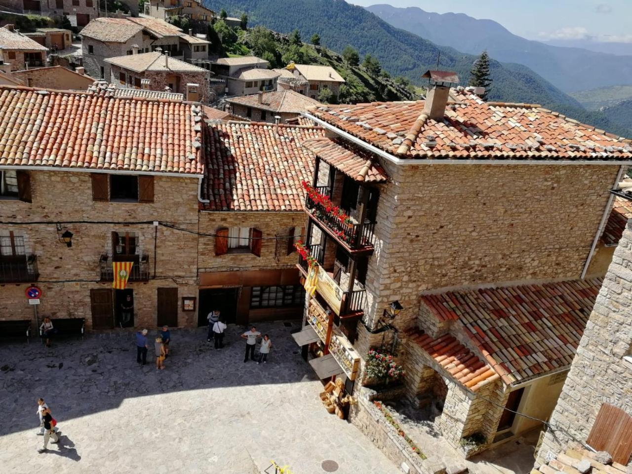 Hostal Cal Armengou Castellar De N'Hug Exterior foto